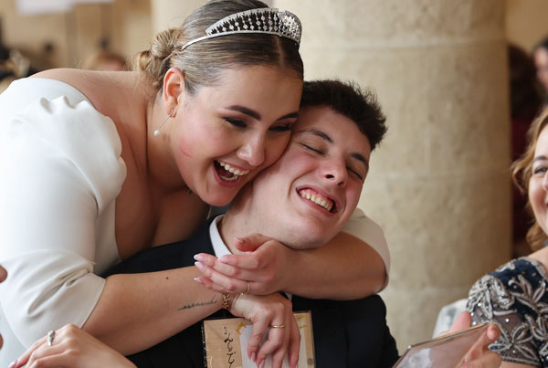 Imant porta retrat de fusta amb foto i frase personalitzada per a regalar als teus germans el dia del casament